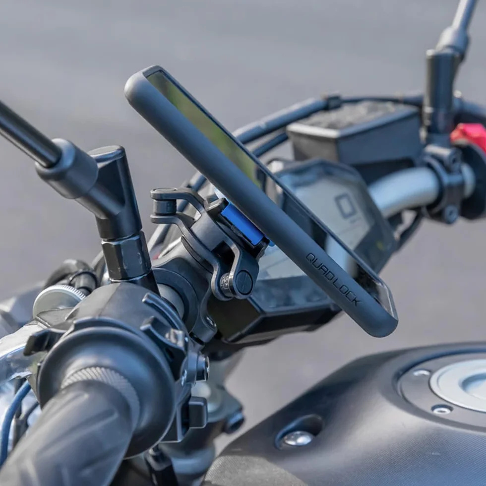 Quad Lock Soporte para Moto con Amortiguador de Vibraciones y Funda para iPhone 16 Pro