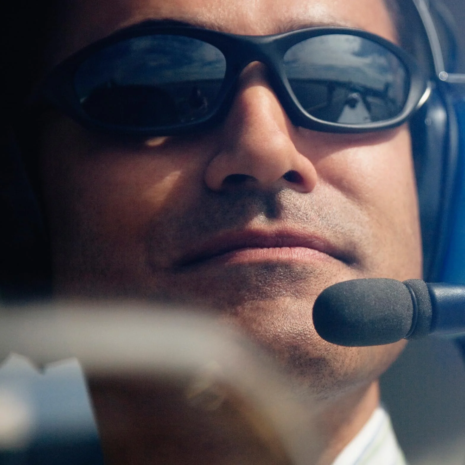 AIRVOICE Auriculares de Aviación con Reducción de Ruido, Auriculares Pilot con Almohadillas Cómfort y Micrófono Flexible, Incluye Funda de Transporte