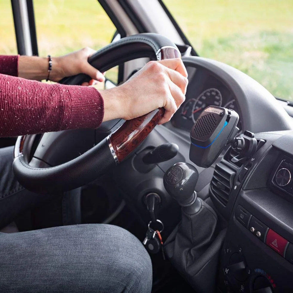 Midland - Micrófono Inalámbrico Bluetooth Dual Mike para CB Talk y Altavoz para Camión/Coche/Camper con Modo Analógico y Digital, Altavoces Super Bass 3W, DSP, Soporte y Aro de Luz, Cable USB de Carga