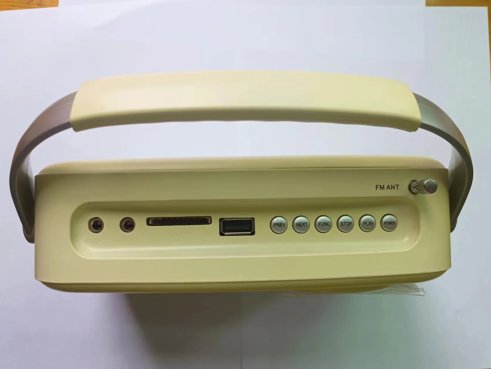 Radio Retro Am FM, Pequeñas Radios Portátiles con Bluetooth, Funcionan con Pilas C*4 O Enchufadas a La Pared, Soportan Tarjeta SD/USB/Entrada AUX/Salida de Auriculares para Casa/Exterior（Beige）