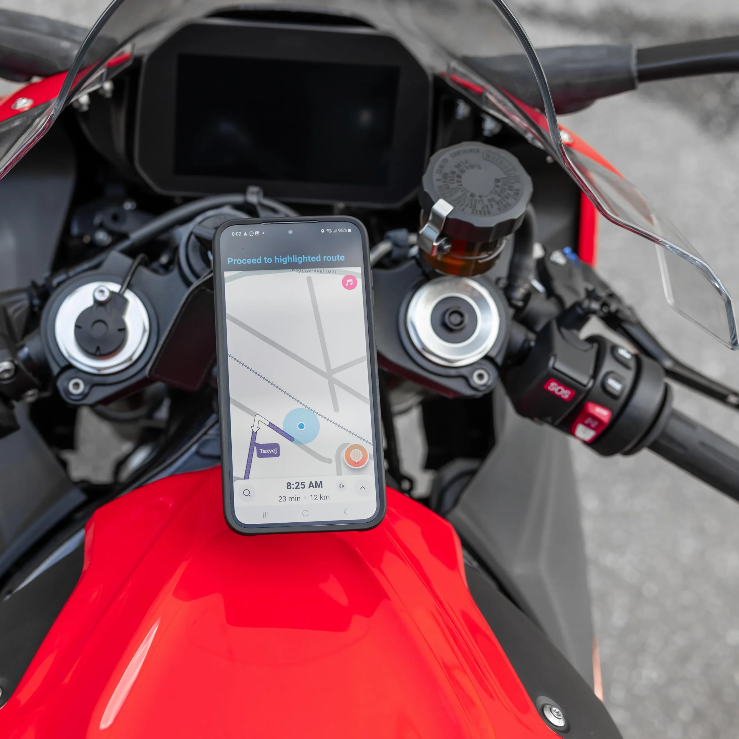 QUAD LOCK Soporte de Teléfono para Moto con Amortiguador de Vibraciones Funda iPhone 17 Pro MAX