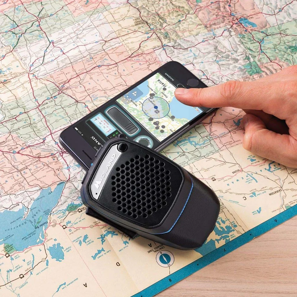 Midland - Micrófono Inalámbrico Bluetooth Dual Mike para CB Talk y Altavoz para Camión/Coche/Camper con Modo Analógico y Digital, Altavoces Super Bass 3W, DSP, Soporte y Aro de Luz, Cable USB de Carga
